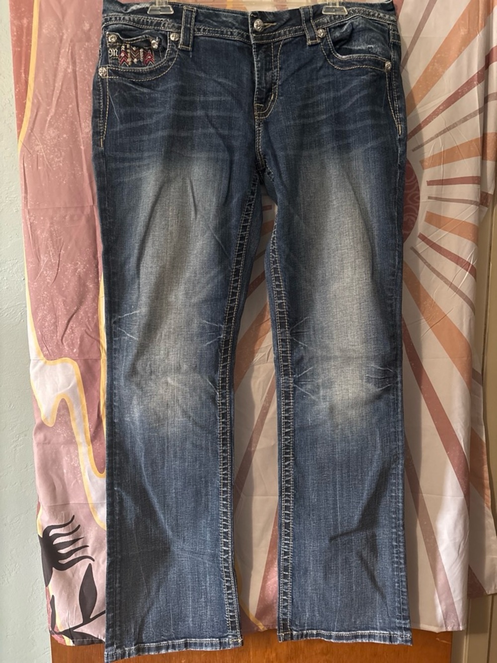 Miss Me Vtg 2000s Blue Washed Straight boot fit Embroidery and rhinestones